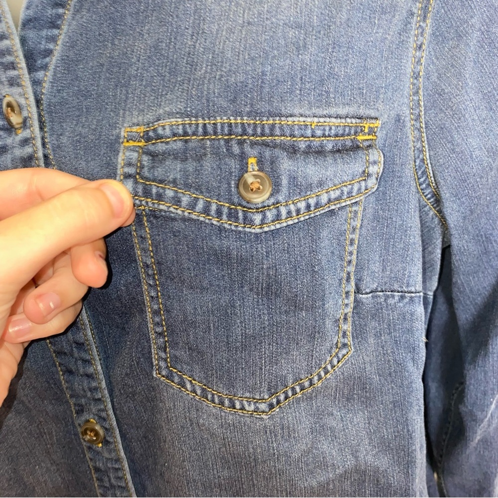 Cabi Denim Chambray button up collared long sleeve top - Picture 4 of 7